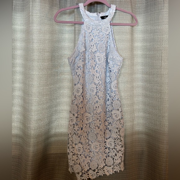 Elegant Lace Dress - Picture 1 of 5